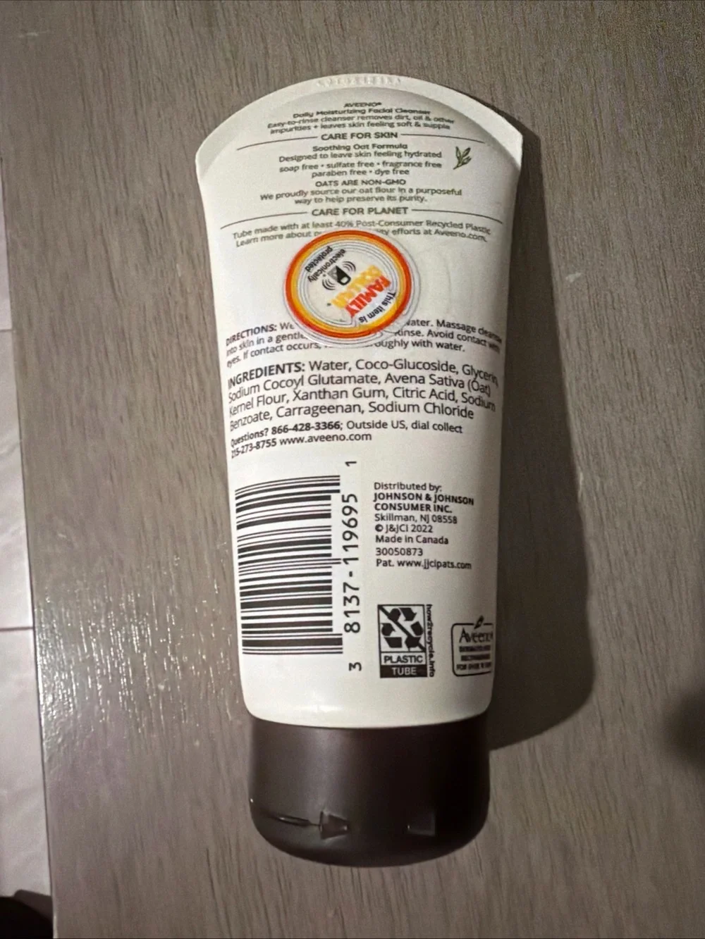 Aveeno Daily Moisturizing Facial Cleanser for Dry Skin w Soothing Oat 5oz